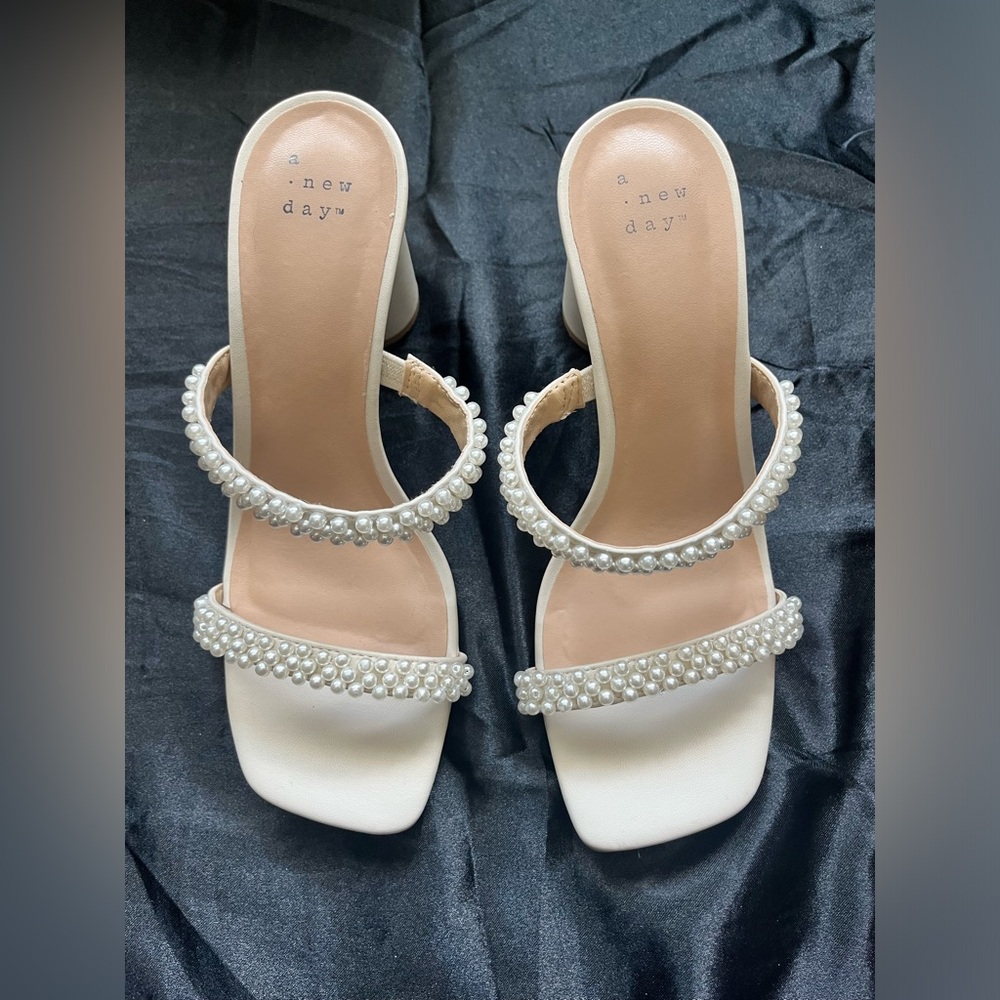 Nude & Pearl sandals